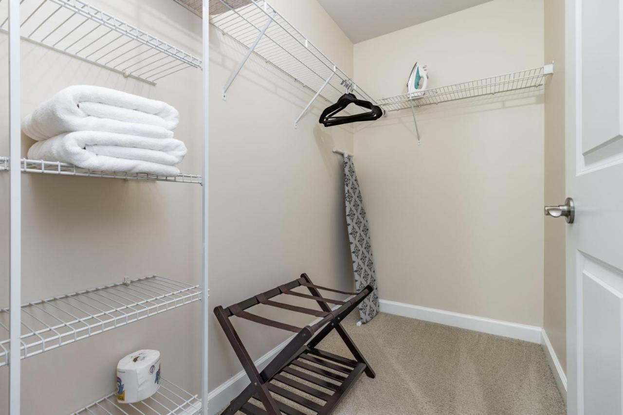 Contemporary Stay In Central Peoria Esterno foto